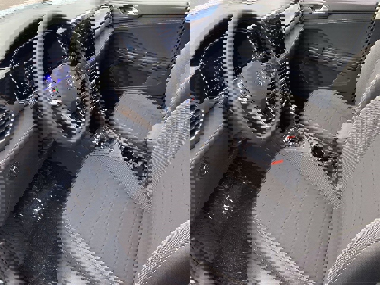 New 2026 Volkswagen Taos SE image 14