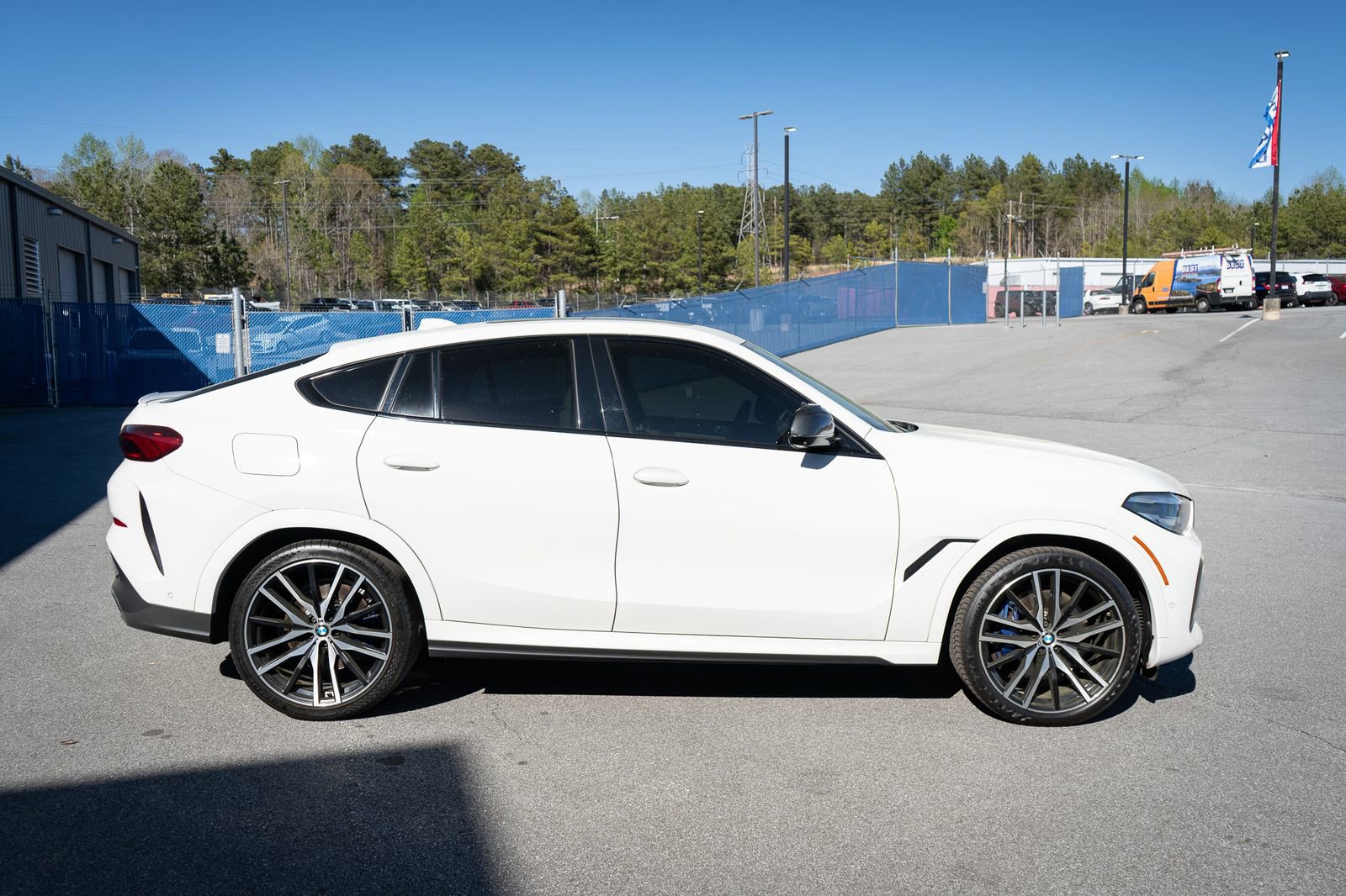Used 2020 BMW X6 xDrive40i w/ M Sport Package image 11