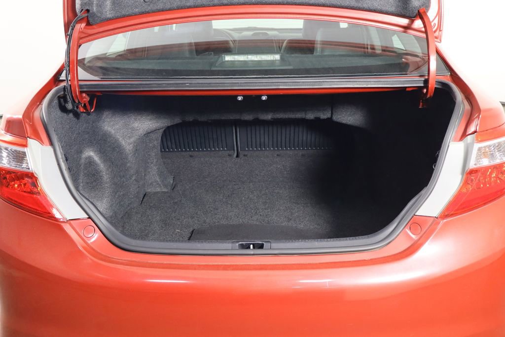 Used 2014 Toyota Camry SE FWD image 17