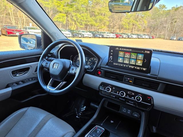 Used 2023 Honda Pilot Touring image 13