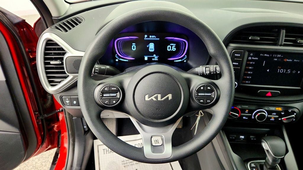 Used 2025 Kia Soul LX FWD image 13