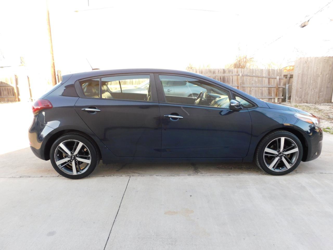 Used 2017 Kia Forte EX image 5