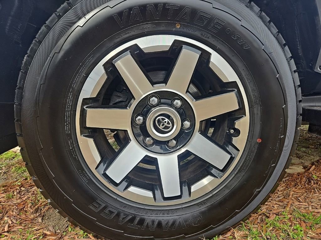 Used 2024 Toyota 4Runner TRD Off-Road image 11