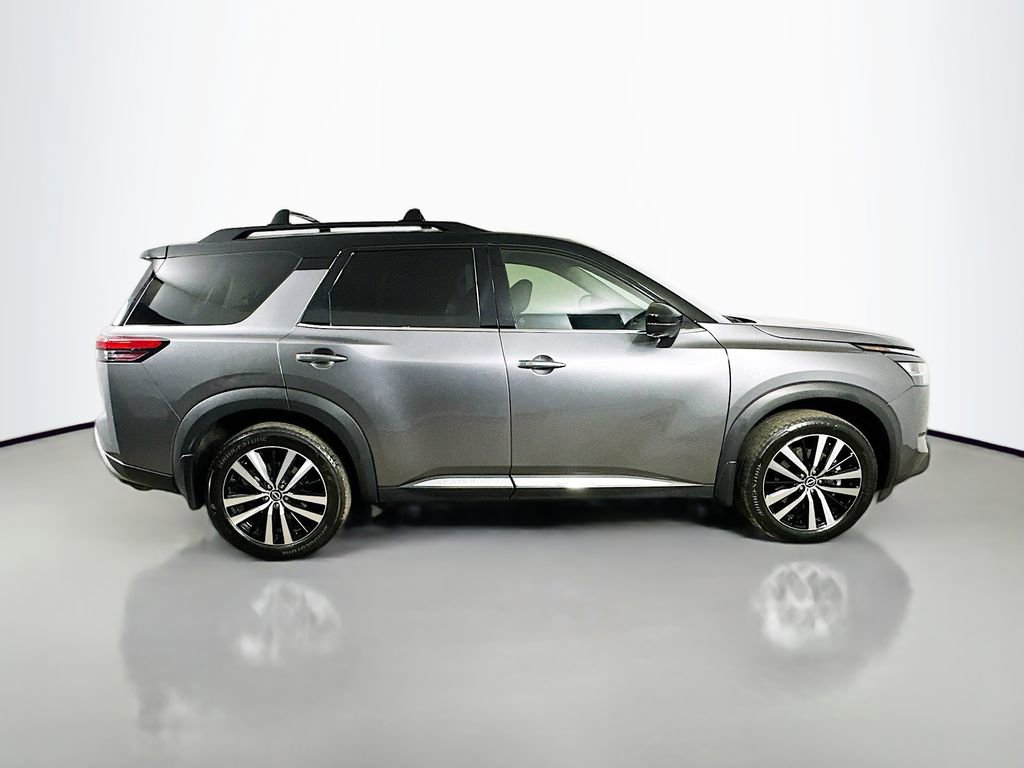 Used 2023 Nissan Pathfinder Platinum image 7