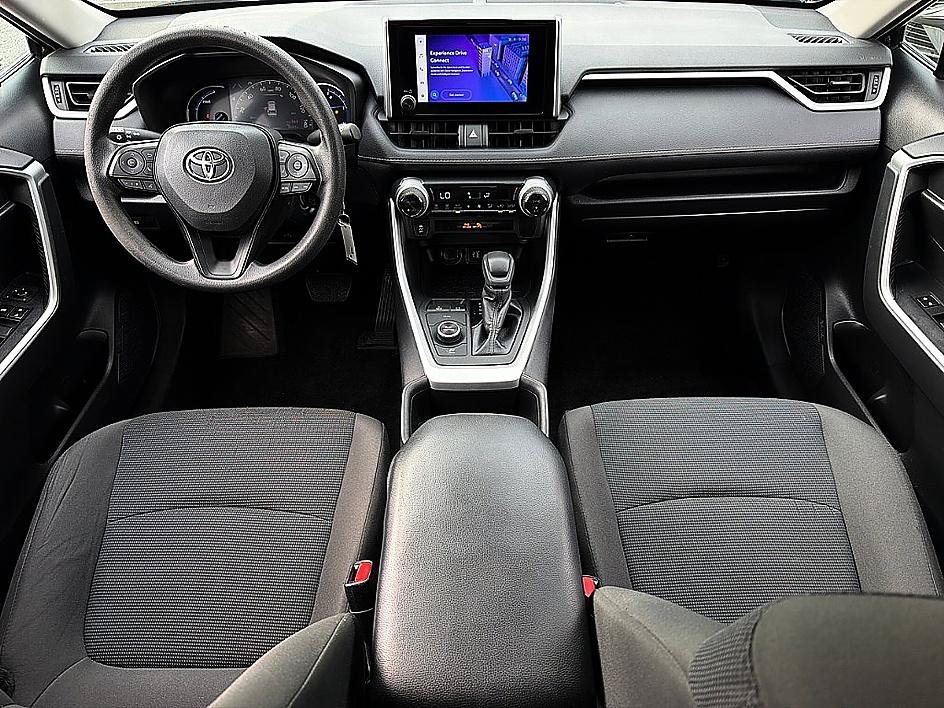 Used 2023 Toyota RAV4 LE AWD/4WD image 7