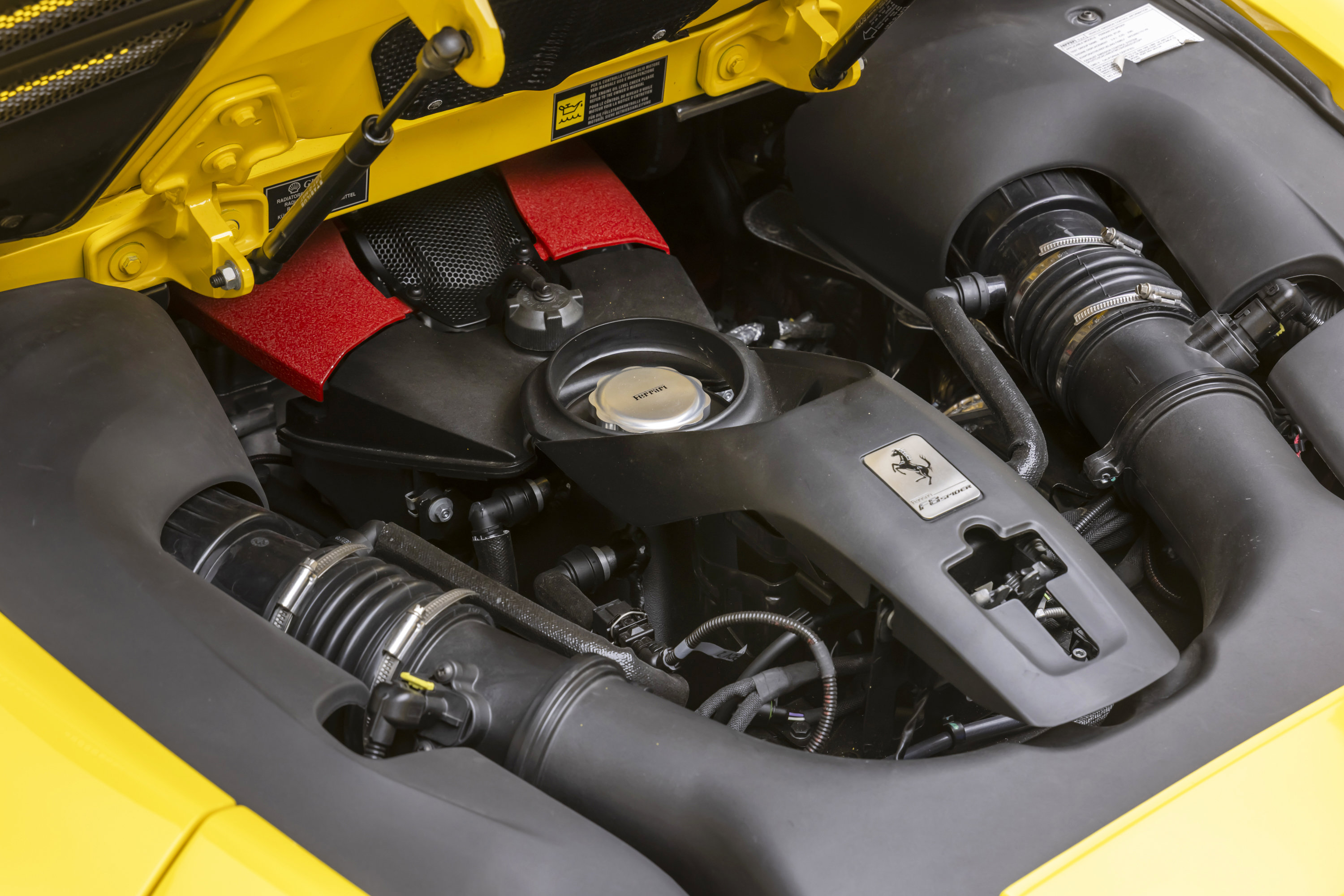 Certified 2022 Ferrari F8 Tributo RWD image 37