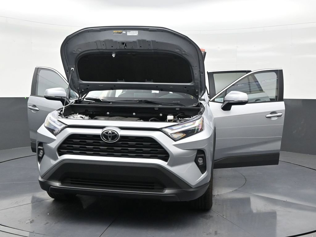 Used 2025 Toyota RAV4 XLE Premium image 33