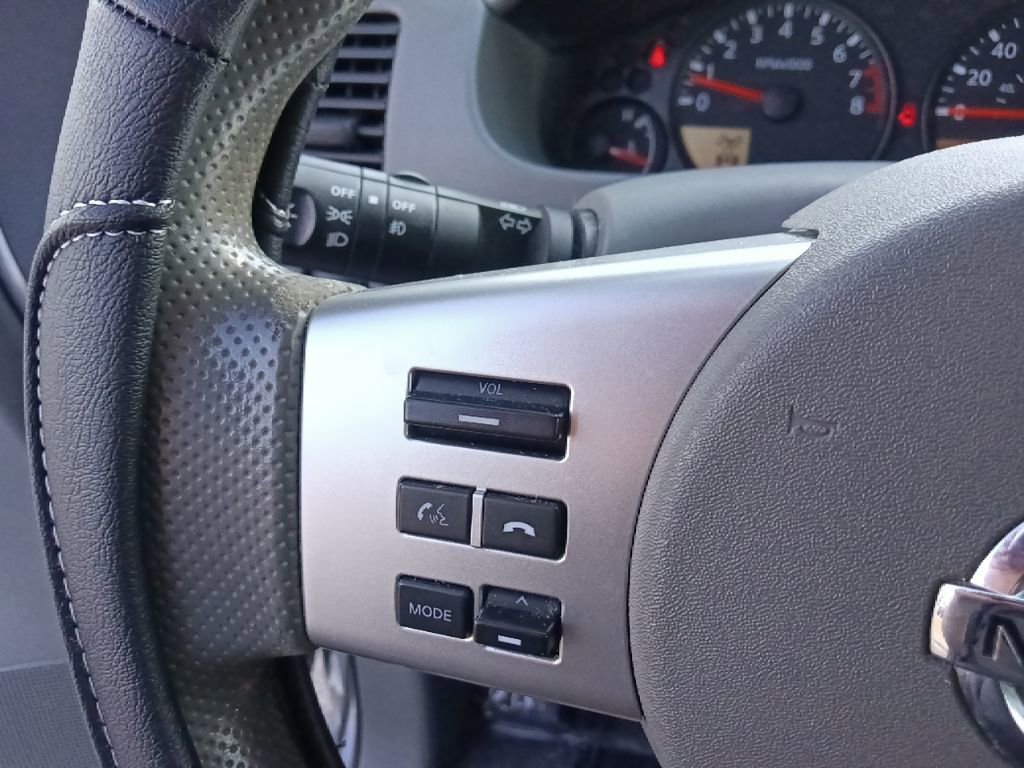 Used 2021 Nissan Frontier SV w/ Midnight Edition Floor Mats AWD/4WD image 18
