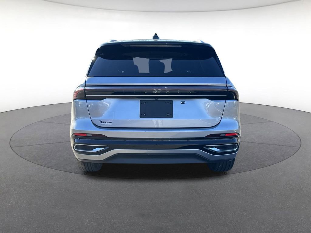 Used 2024 Lincoln Nautilus Reserve image 4