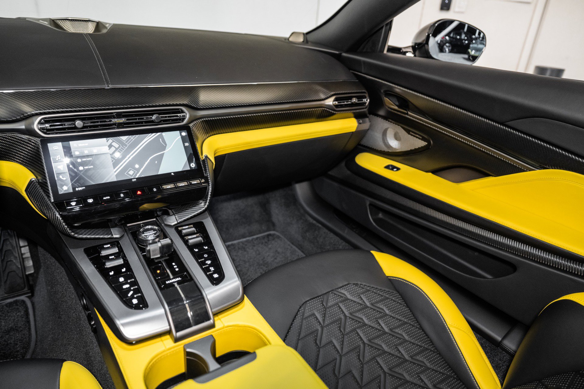 Used 2025 Aston Martin Vanquish image 22