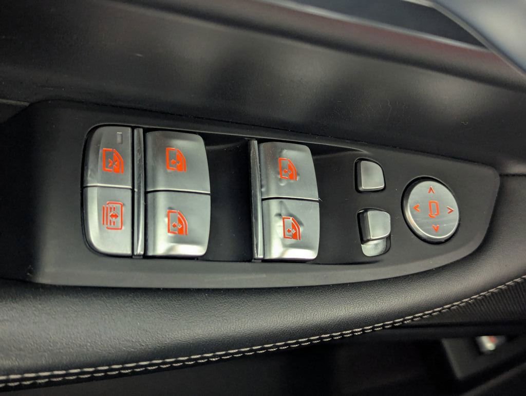 Used 2022 BMW ALPINA B7 xDrive w/ Luxury Rear Seating Package AWD/4WD image 48