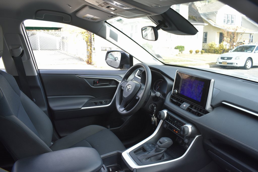 Used 2025 Toyota RAV4 LE image 21
