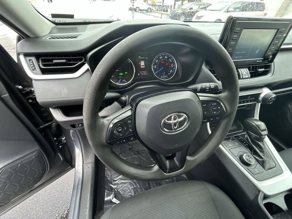 Used 2020 Toyota RAV4 LE image 14