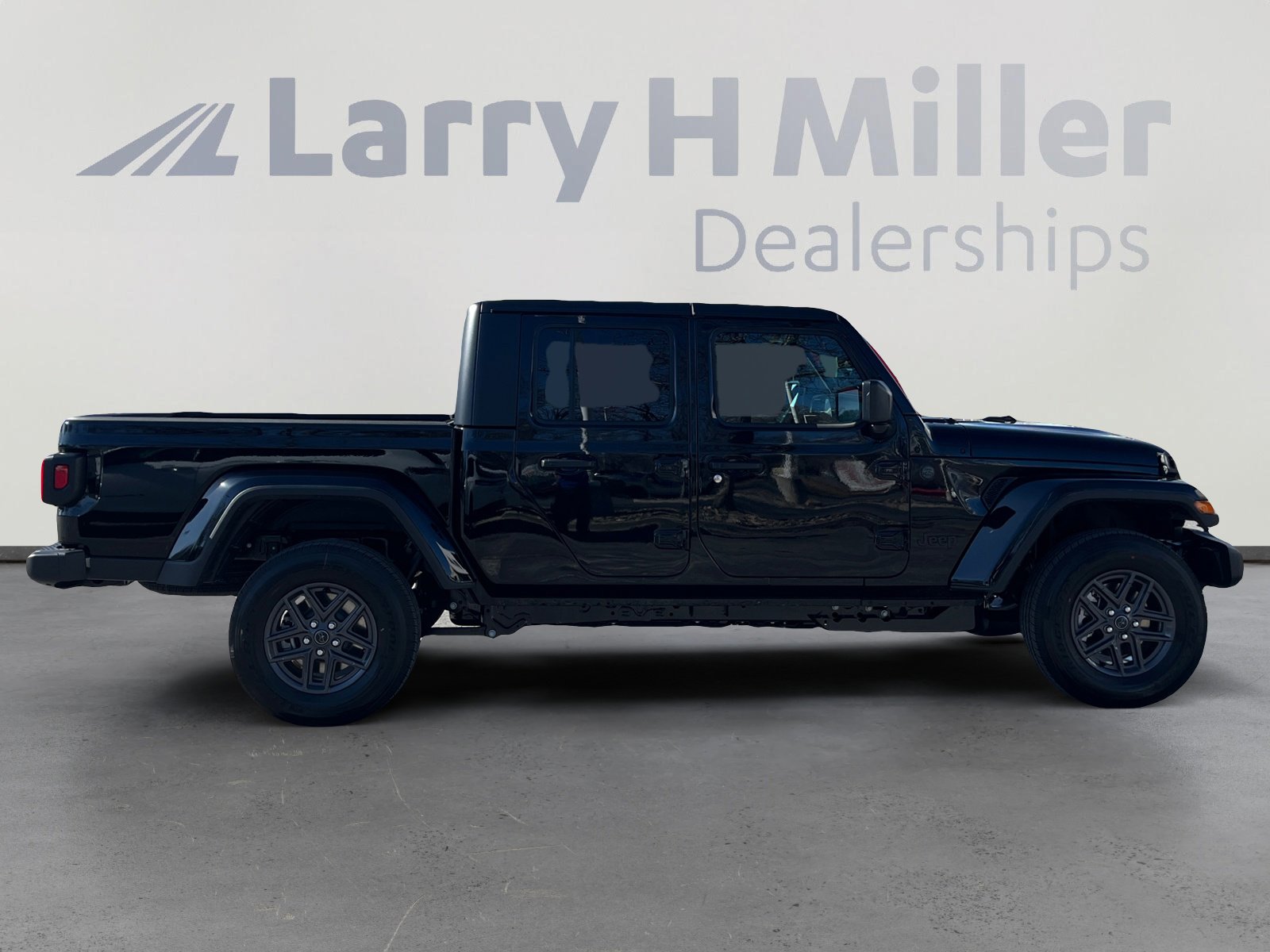 New 2026 Jeep Gladiator Sport AWD/4WD image 6