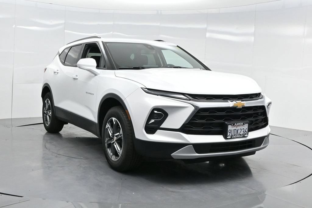 New 2025 Chevrolet Blazer LT w/ Convenience Package FWD image 74