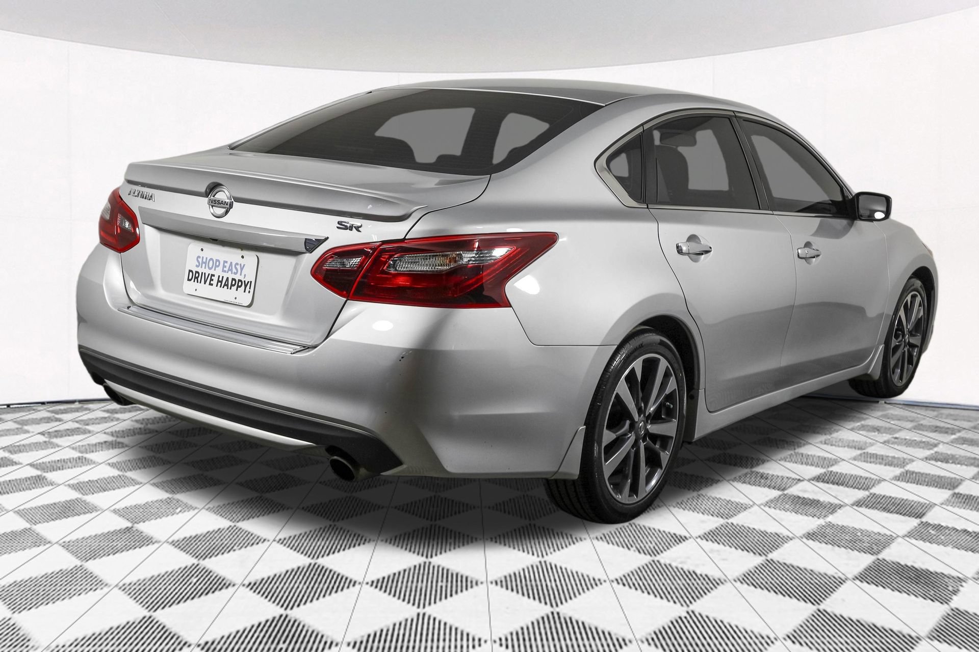 Used 2017 Nissan Altima 2.5 SR FWD image 13