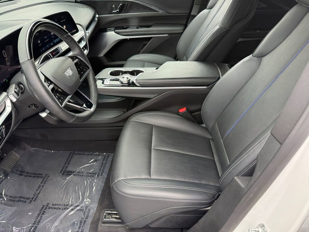 Used 2024 Cadillac Lyriq Luxury image 10