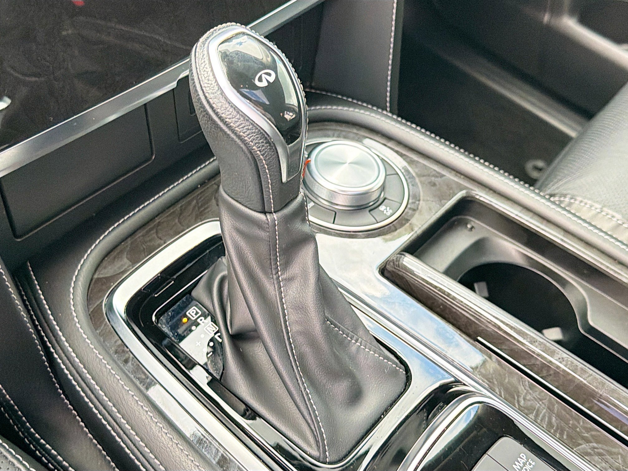 Used 2023 INFINITI QX80 Luxe w/ Cargo Package AWD/4WD image 32