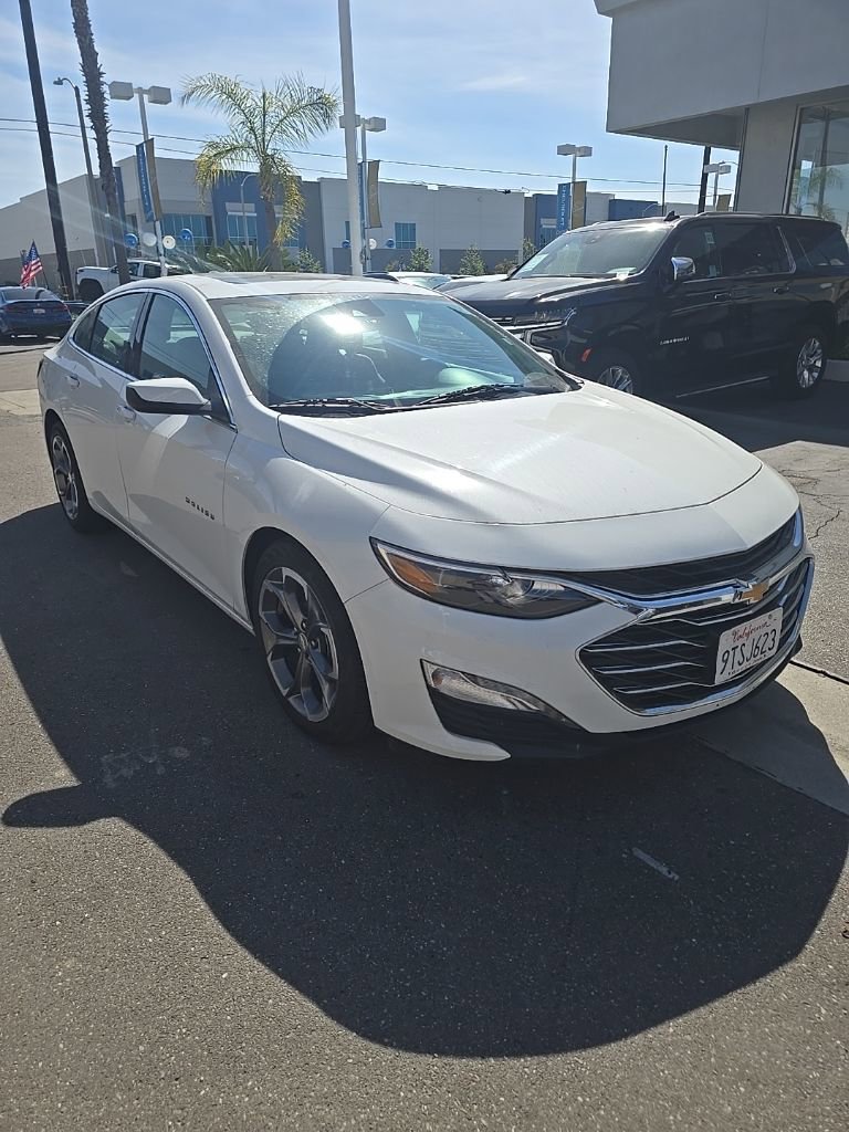 Used 2023 Chevrolet Malibu LT image 2