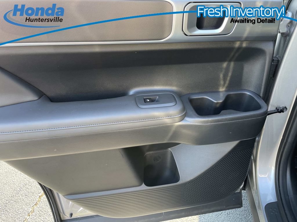 Used 2025 Hyundai Santa Fe SEL FWD image 14