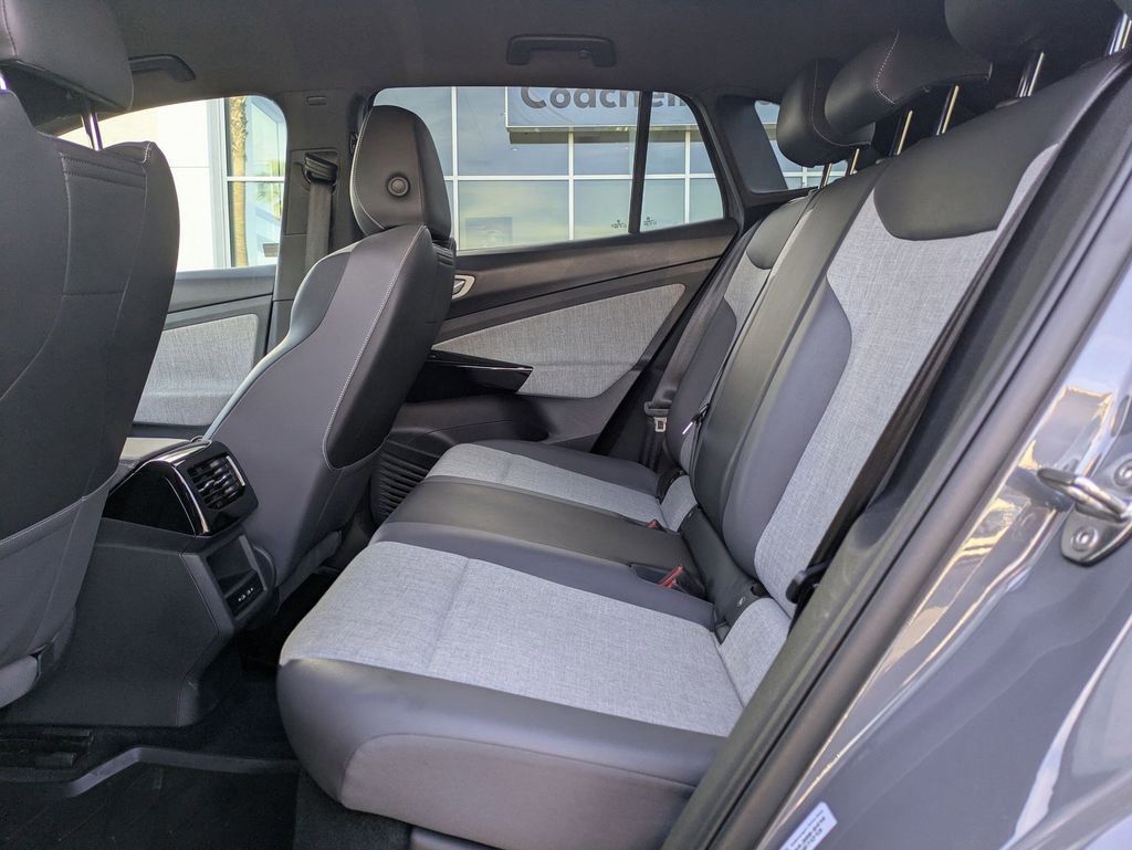 Certified 2023 Volkswagen ID.4 Pro image 18