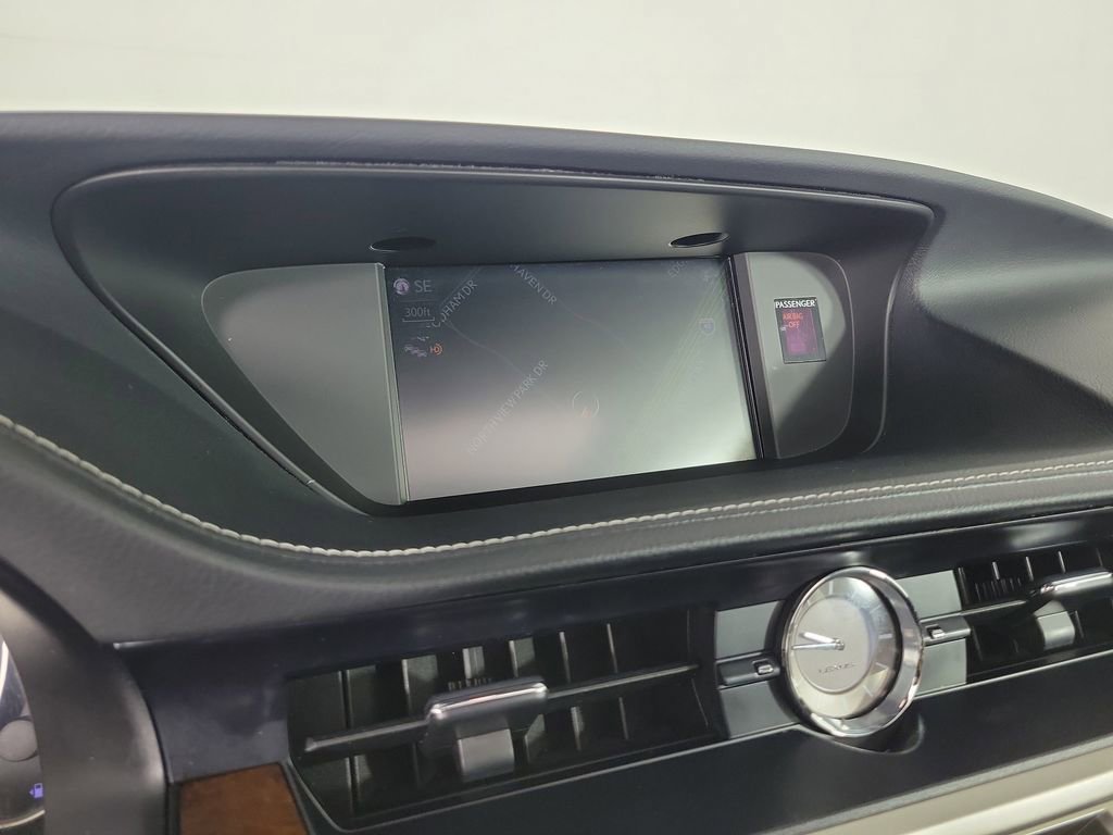 Used 2018 Lexus ES 350 350 w/ Luxury Package w/Wood Trim image 25