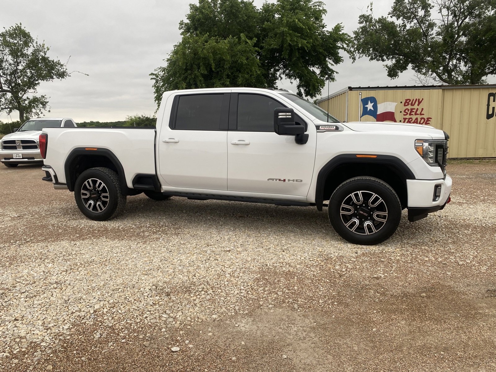 Used 2023 GMC Sierra 2500 AT4 w/ AT4 Preferred Package AWD/4WD image 4