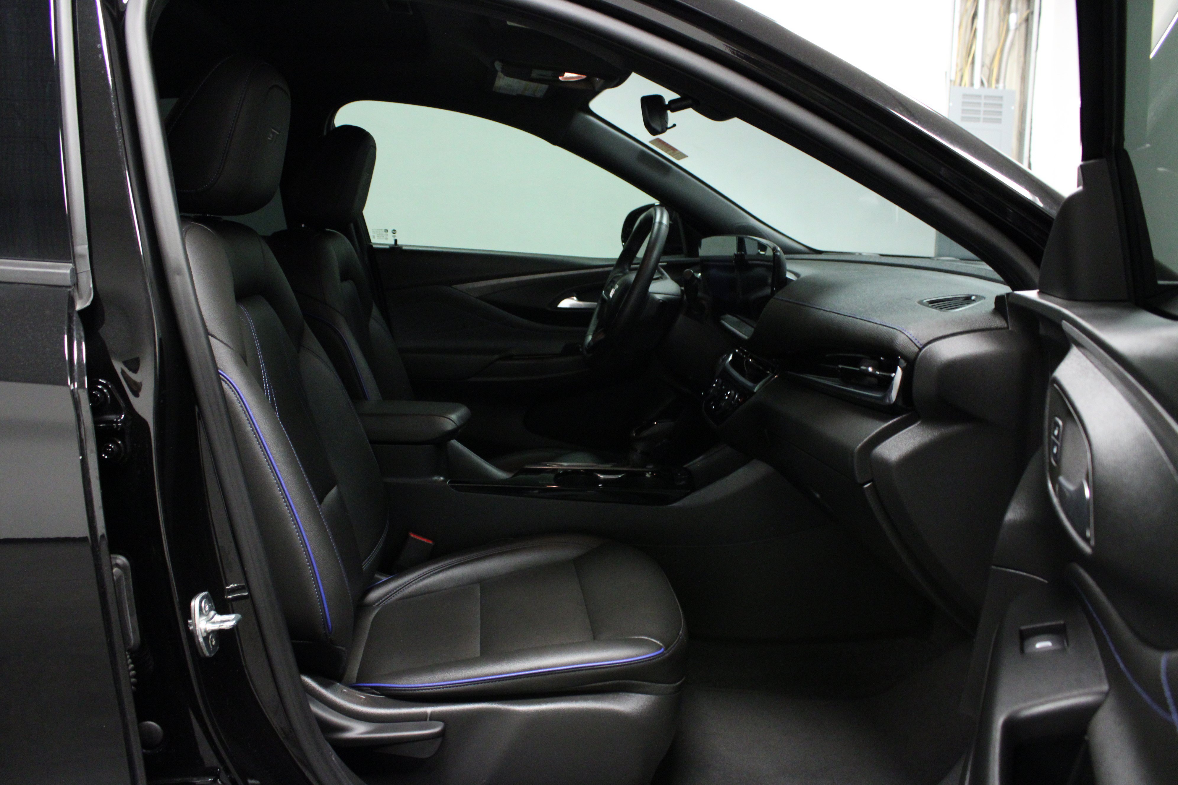 Used 2024 Buick Envista Sport Touring w/ Convenience I Package FWD image 16