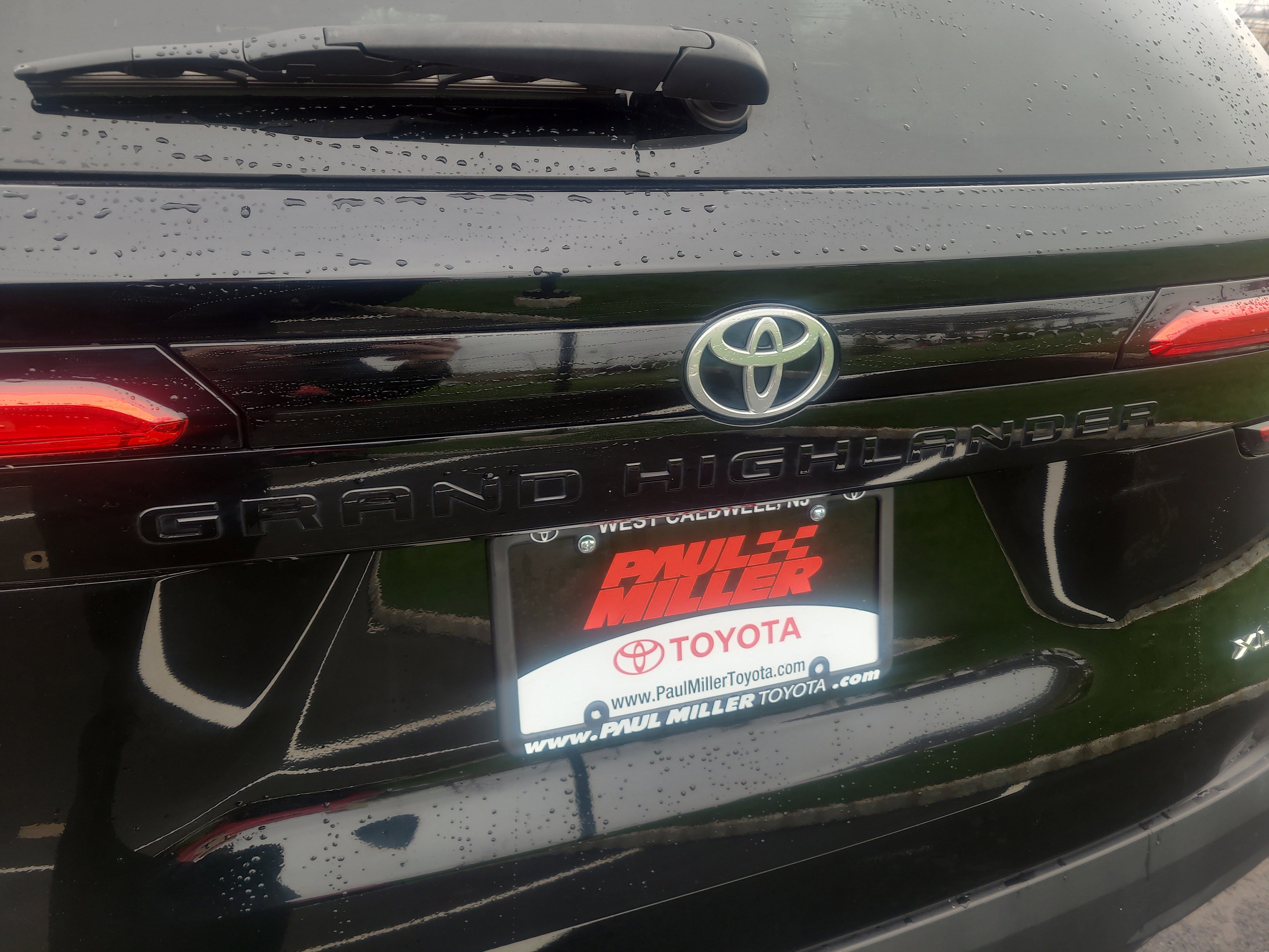 Certified 2024 Toyota Grand Highlander XLE image 29