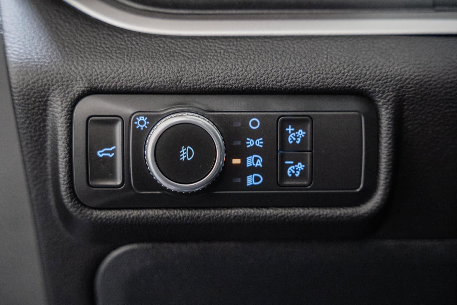 Used 2022 Ford Explorer XLT w/ Equipment Group 202A image 49