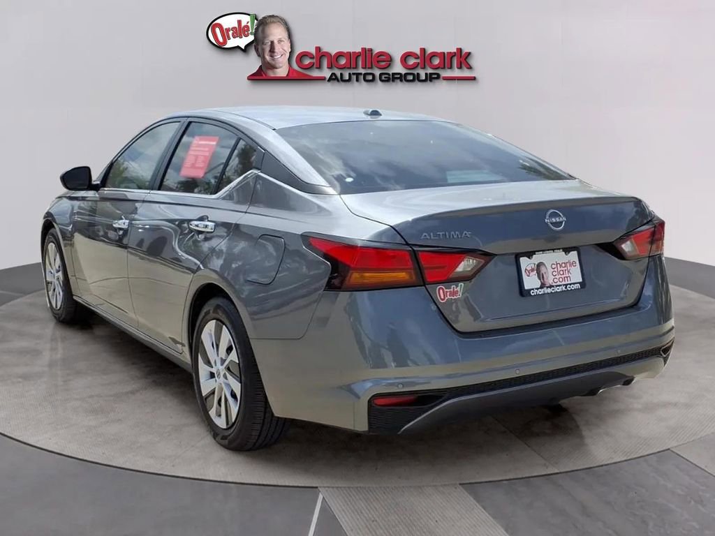 Used 2025 Nissan Altima 2.5 S image 3