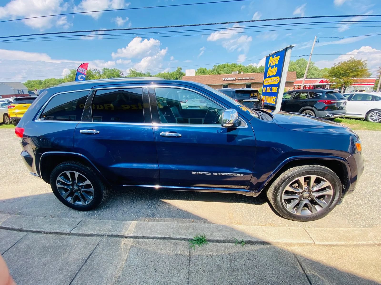 Used 2018 Jeep Grand Cherokee Overland AWD/4WD image 5