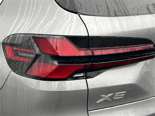 Used 2025 BMW X5 xDrive50e w/ Premium Package image 10