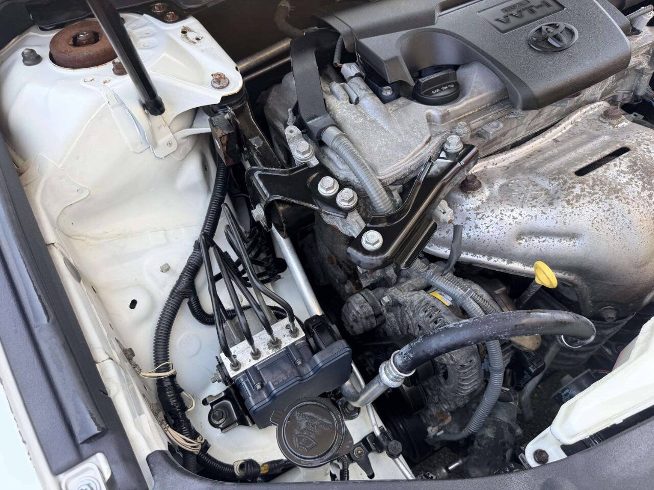 Used 2014 Toyota Camry SE FWD image 12