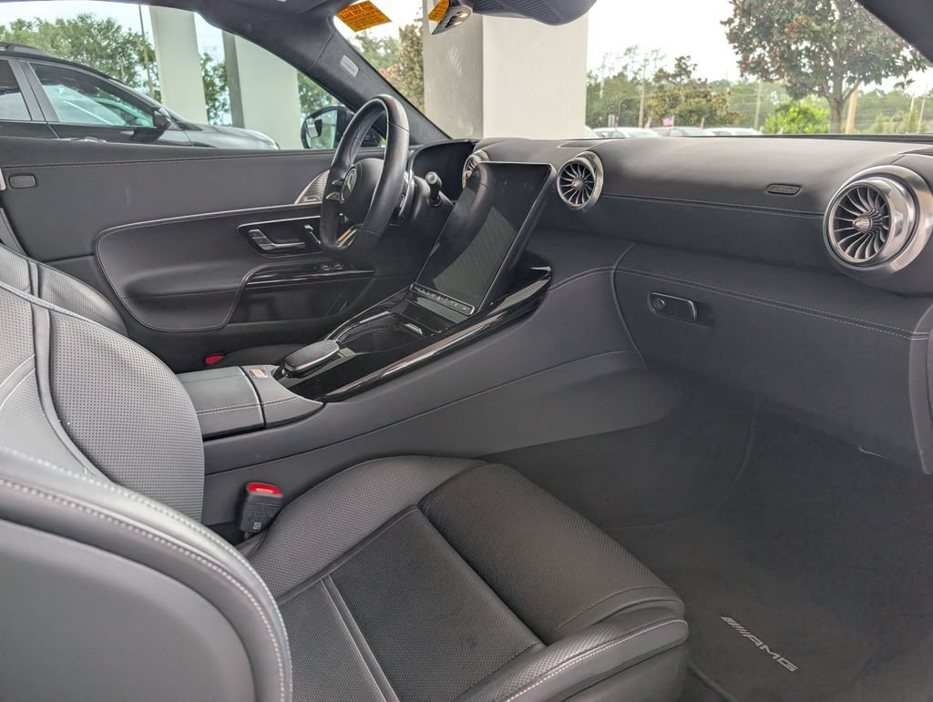Used 2022 Mercedes-Benz SL 63 AMG 4MATIC w/ Driver Assistance Package image 17