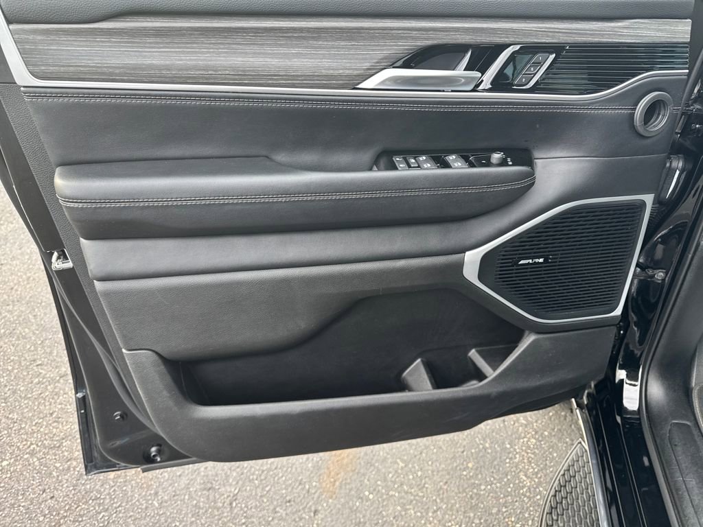 Used 2024 Jeep Wagoneer Series III image 10