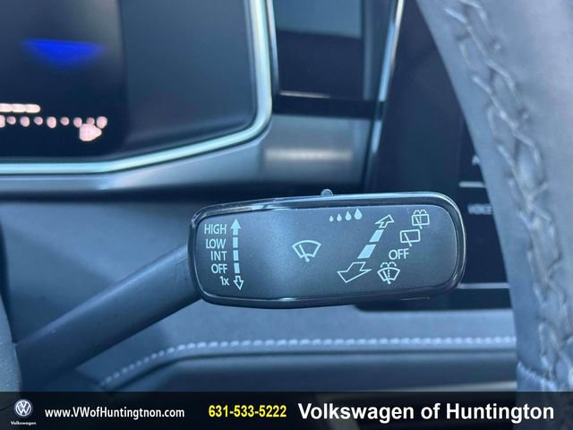 Certified 2025 Volkswagen Taos SE w/ Taos Adventure Package (SXB) image 25