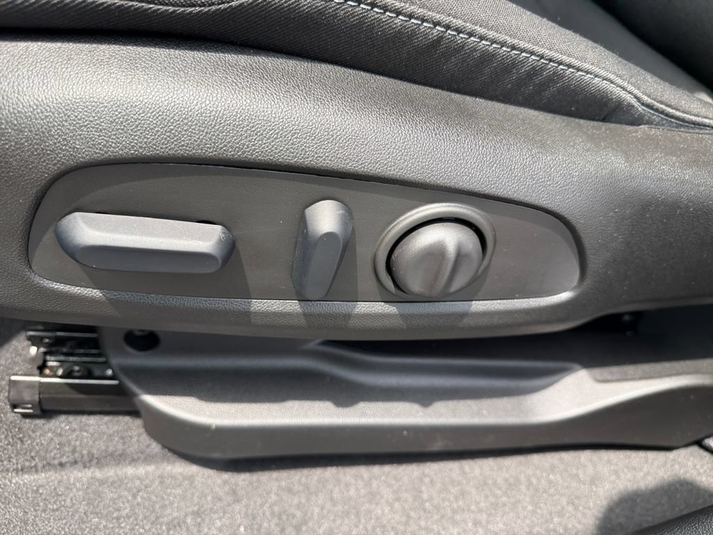 New 2027 Chevrolet Bolt LT w/ Comfort Package FWD image 16