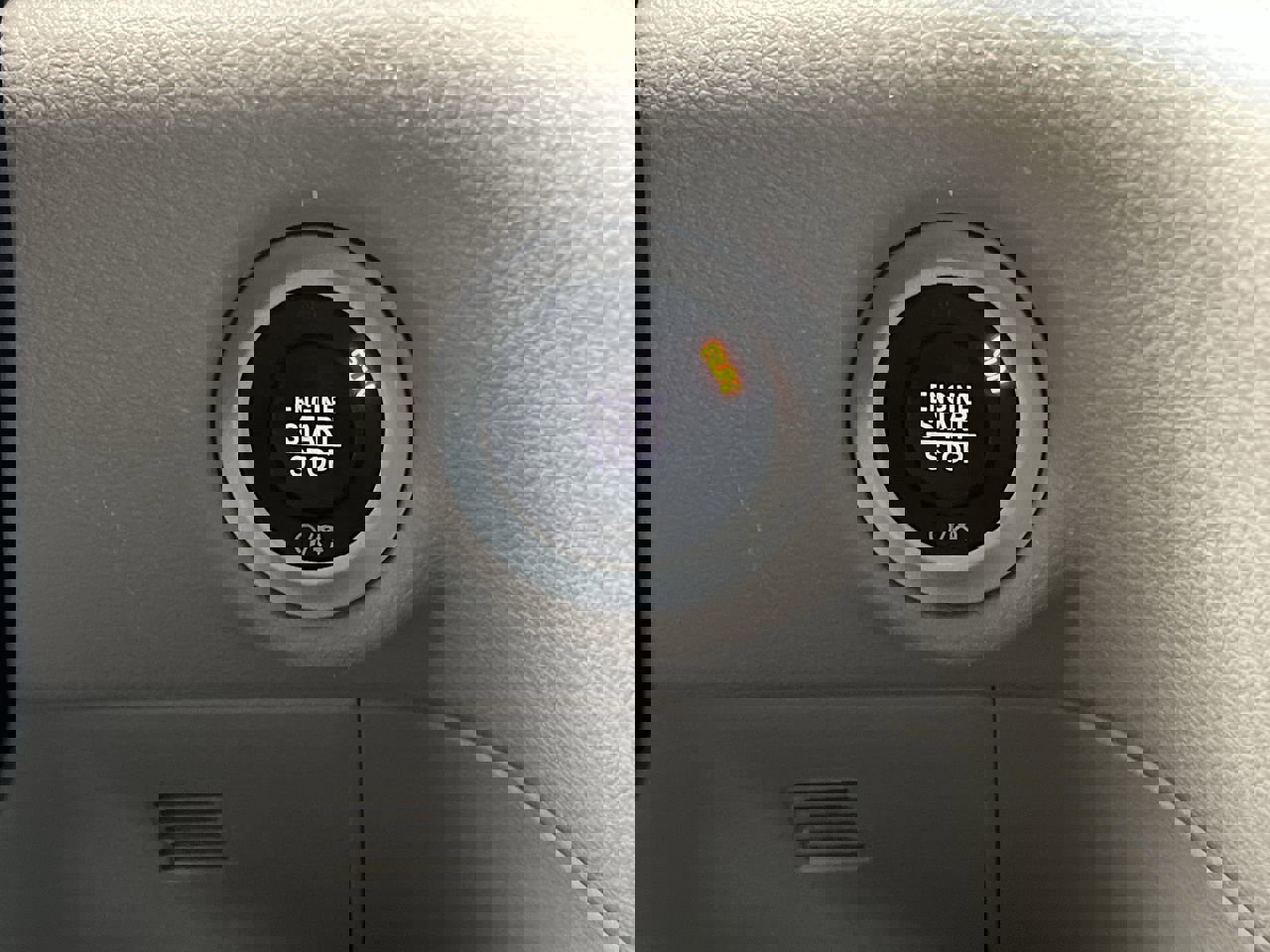 Used 2024 Chrysler Pacifica Touring-L image 21