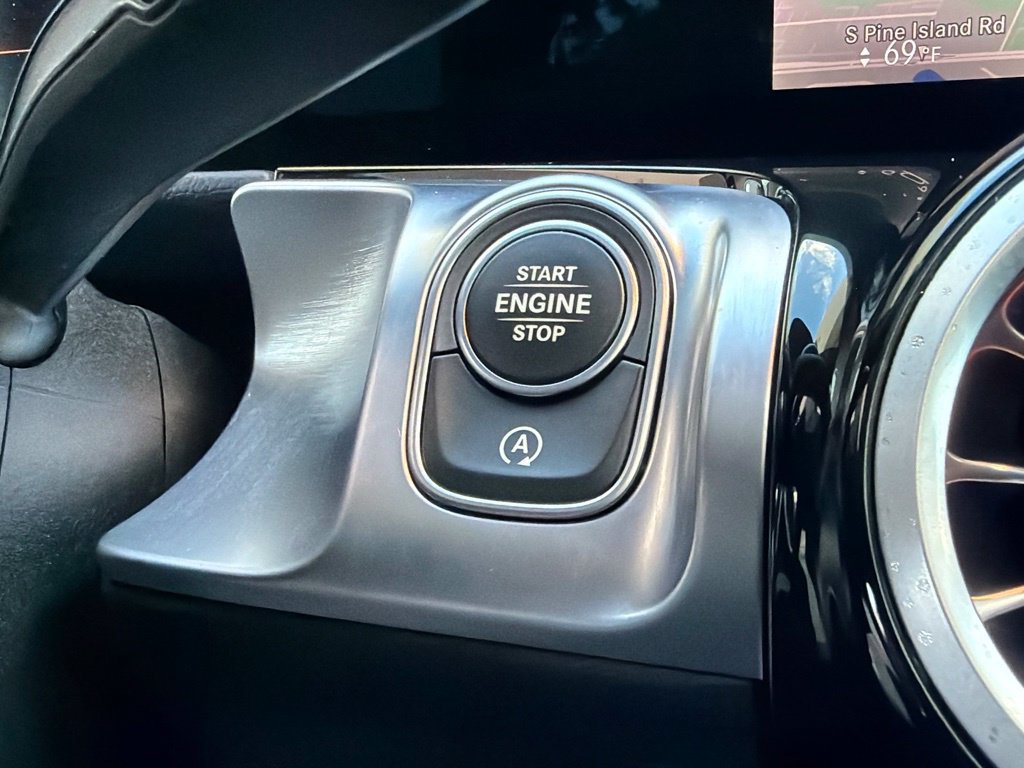 Used 2022 Mercedes-Benz GLB 250 4MATIC image 59