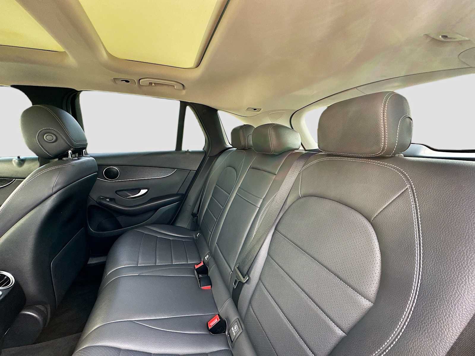 Used 2021 Mercedes-Benz GLC 300 image 24