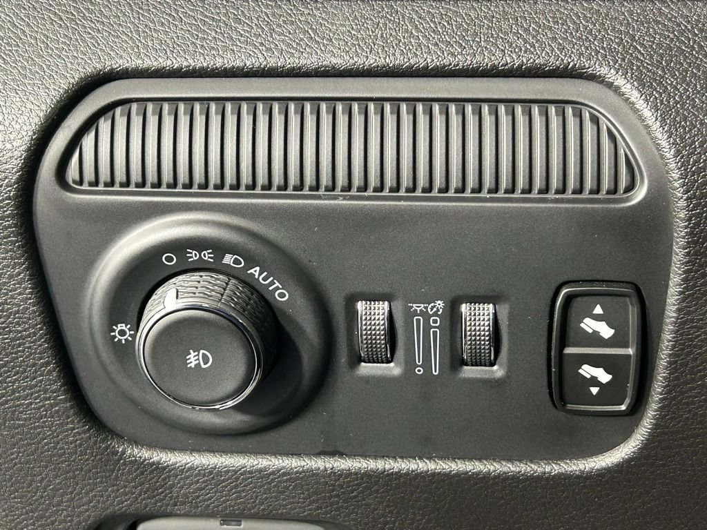 Used 2024 Jeep Wagoneer Series II w/ Flexible Seating Group AWD/4WD image 31