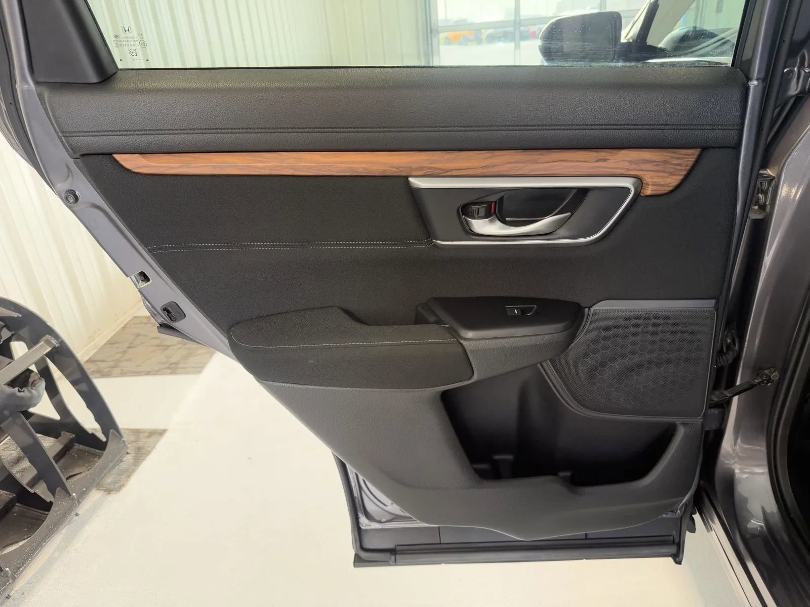 Used 2018 Honda CR-V EX image 12