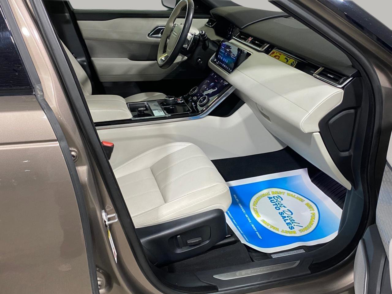 Used 2018 Land Rover Range Rover Velar R-Dynamic SE image 25