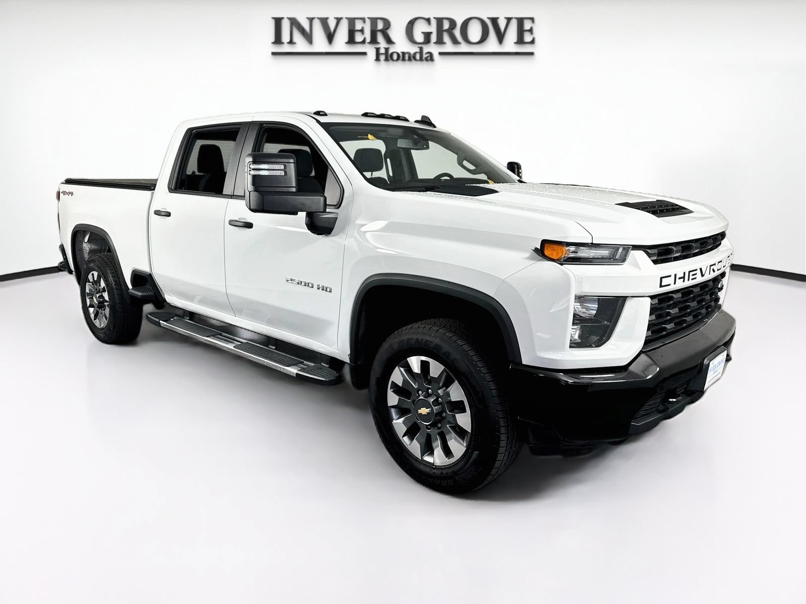 Used 2022 Chevrolet Silverado 2500 Custom w/ Custom Value Package AWD/4WD image 3