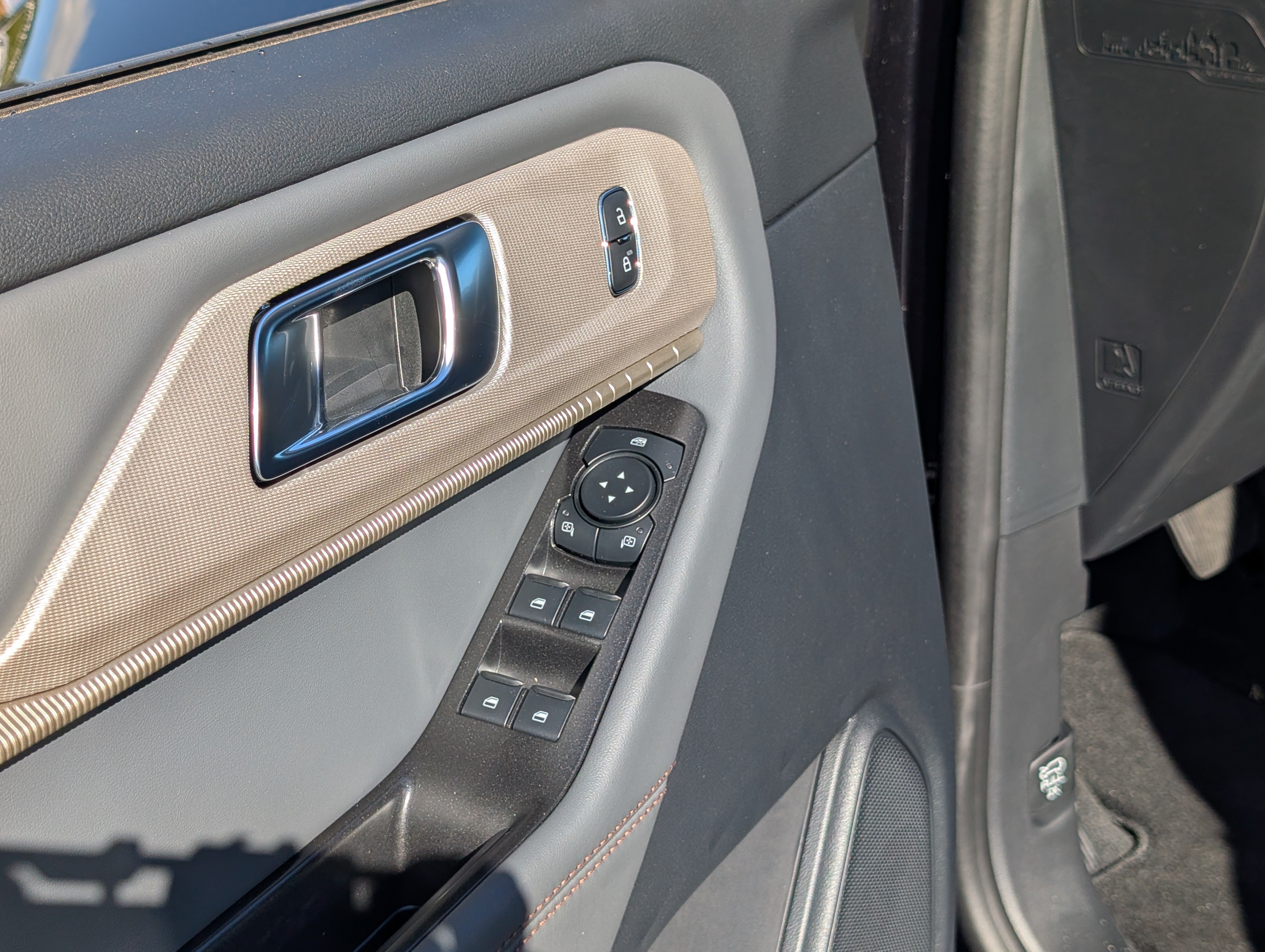 New 2027 Ford Explorer Active AWD/4WD image 16