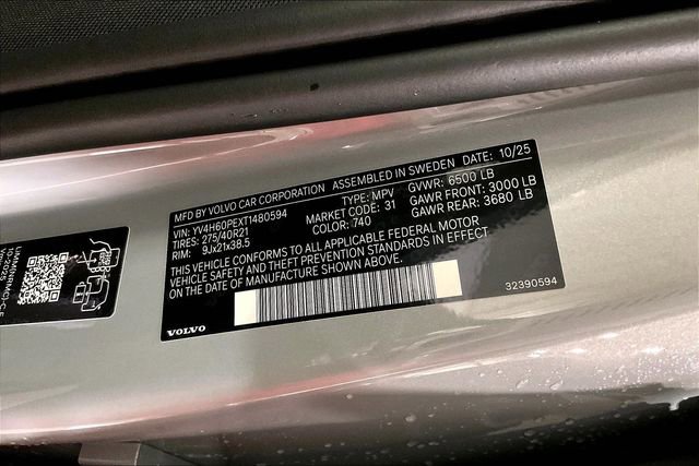 New 2026 Volvo XC90 T8 Plus w/ Protection Package Premier image 9