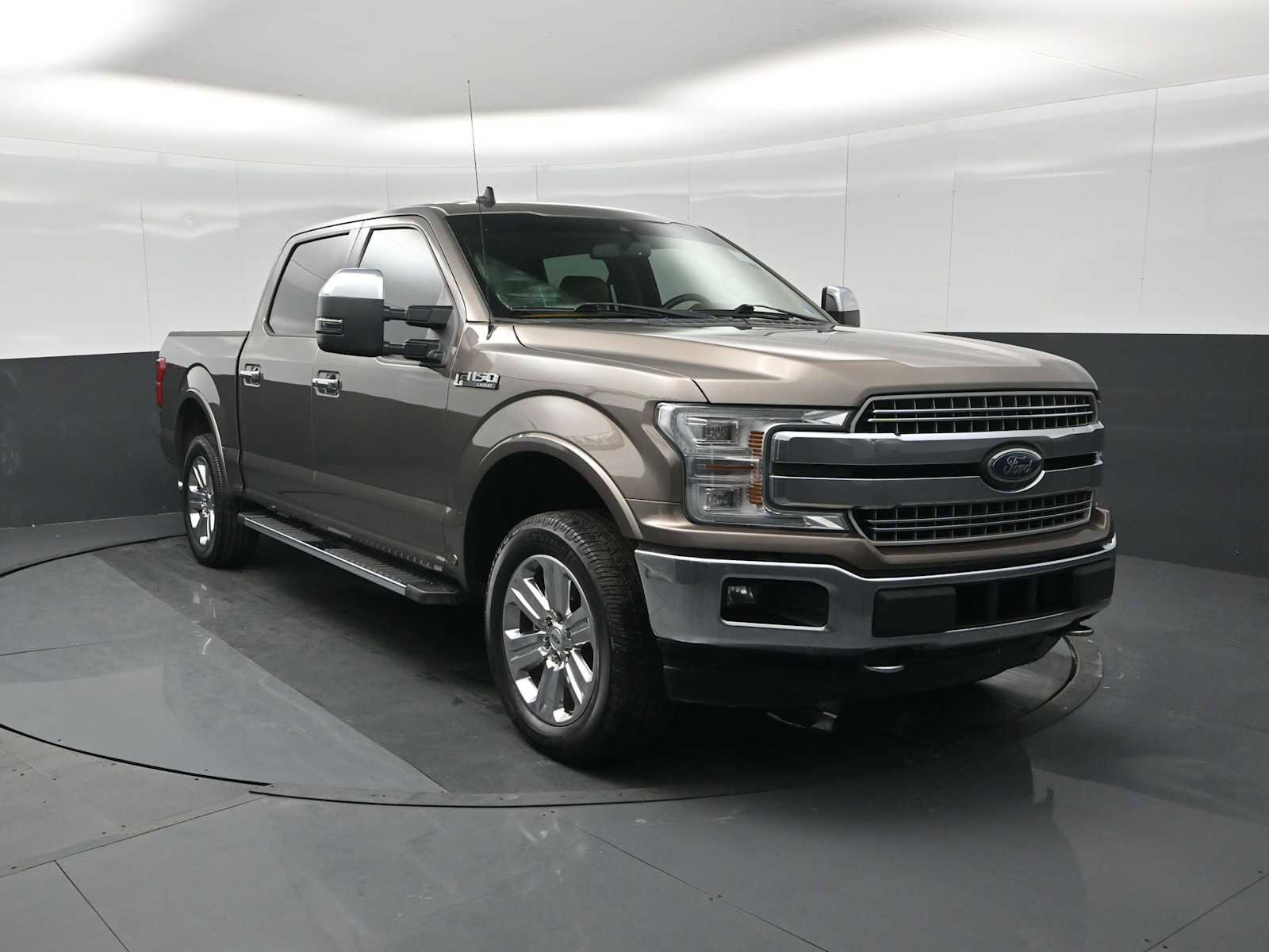 Used 2019 Ford F150 Lariat w/ Equipment Group 502A Luxury image 2