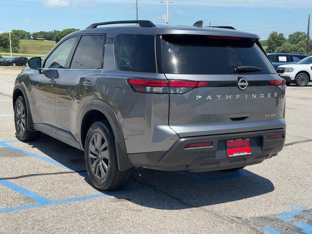 Used 2023 Nissan Pathfinder SV AWD/4WD image 8