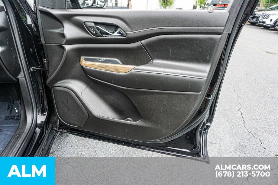 Used 2022 GMC Acadia SLE w/ Driver Convenience Package FWD image 55
